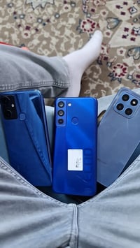 ٣ تلفونات ٢ يرادلهن شاشه وواحد ايسي شحن سعرهن ٧٥ مكاني زيونه ٠٧٧١٧٦٧٤٨...