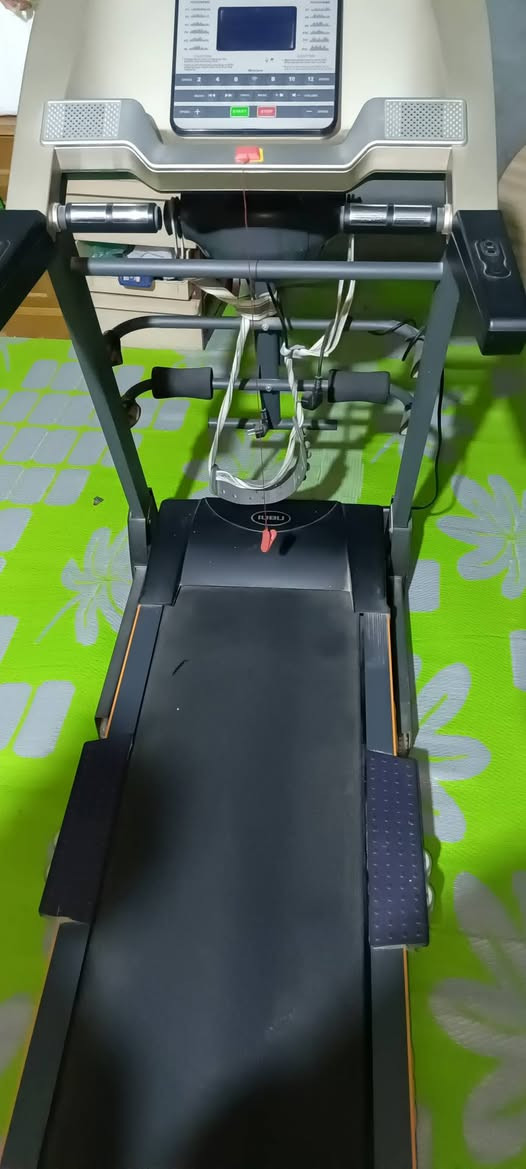 جهاز جري مستعمل قليل للبيع السعر ٢٠٠ ألف للتواصل واتساب ‏‪***********‬‏
