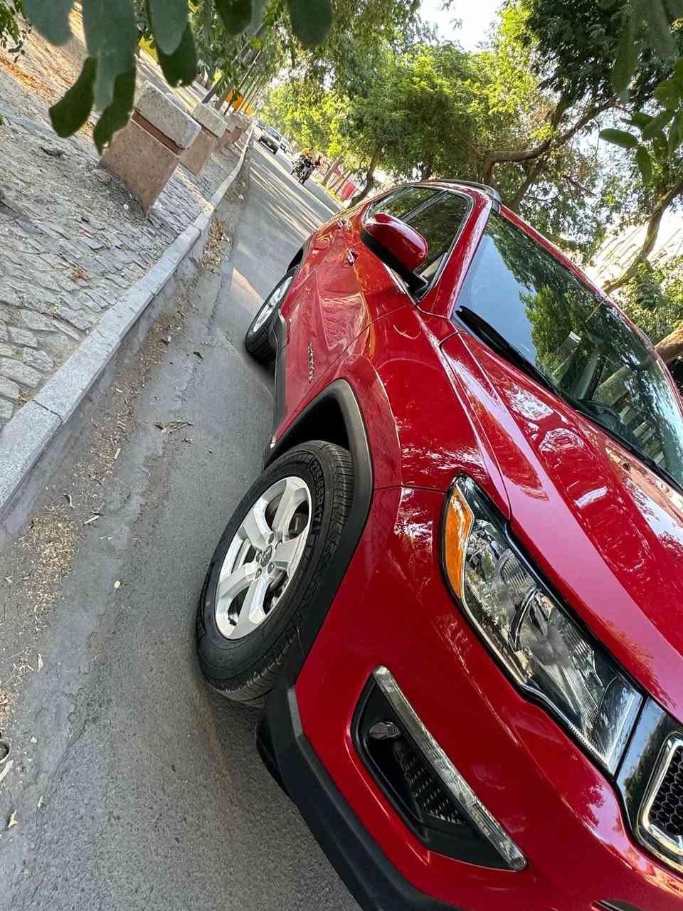 السلام عليكم ورحمة الله
للبيع سيارة: جيب كومباس  موديل 2021

•الضرر: جاملغ و باب السائق  ( البجم كبس ) 

•الرقم: اربيل الجديد 

•الايرباكات: دركة ودشبول

 

مكفولة من الشاصي و اللغد 

•المواصفات :

▪️المحرك: 2.4L (اربعة سلندر)

▪️ ماشيه 68 الف ميل 

▪️ويل كب  مع طقم تايرات جديد

▪️بصمه 

▪️تشغيل عن بعد

▪️كامرة خلفية

▪️كشنات السيارة جلد و مخمل 

▪️تدفئة لكشنات المقدمة ستيرن تدفئه 

▪️شاشة 

▪️تبريد قطعتين امامي وخلفي

▪️سايد بريك دكمة

▪️سستم صوت

▪️تحكم ستيرن جهتين بلوتوث وحاكية وكروس سرعة وتحكم صوت 

▪️نظام ABS مانع انزلاق

▪️ ، مرقمة أربيل وجاهزة.

السياره كامله وما ناقصها شي 

ملاحظة :  هنا بالعراق. صار بيها صبغ بالكرن مال الجاملغ امامي مكفول من الضربه والحادث 

السعر المطلوب: 135 💵💵 ورقة 

 

مكانها : بغداد - الدوره 

للاتصال : ***********
