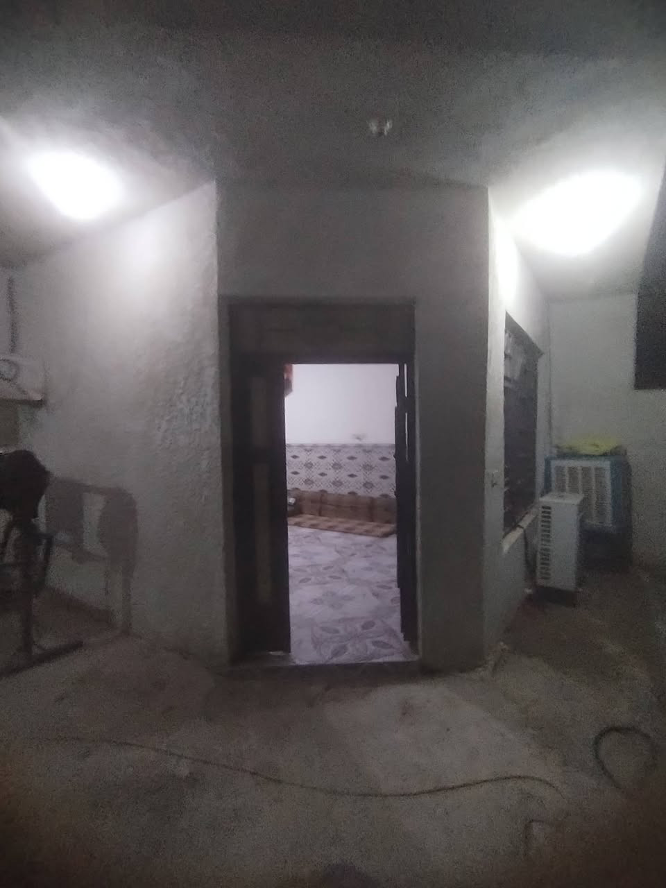 السلام عليكم
بيت للبيع في حي الحكيم قرب مجسر الحولي المساحه ٢٧٥ غرفتين وصاله ومطبخ واستقبال صحيات خارج وداخل السعر وباقي التفاصيل الاتصال على الرقم *********** و ***********
