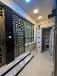 ضباط البنوك • ١٠٠م • ٣نوم