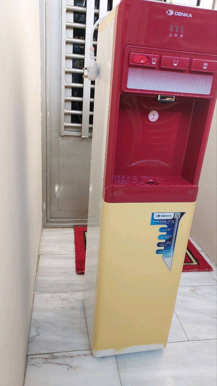 براد ماء   دنكا حار بارد 
جديد غير مستخدم طك كارتون على فحص
شرط مي مالته ثلج خلال عشر دقايق 
السعر 125 ألف 

بغداد الحرية 
***********