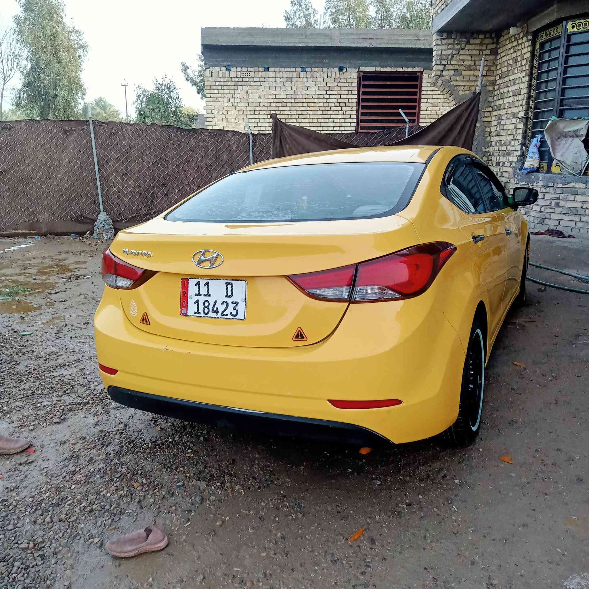 سلام عليكم النتر خليجي مديل 2014 رقم بغداد بسمي كير ومكينه وحداديه فول تبريد جاهز كير المرغوب At حادثها ربع بنيد فقط الغود سليمه يعني طخه وصوره الطخه عندي سونار جديد سنويه لل 2031 هزه جديده مكينه 1800 سياره ما ناقصه اي شي  السعر 118 وبيه مجال قليل حك الجيه مكان السياره كربلاء المقدسة رقم الهاتف *********** السياره بسمي
