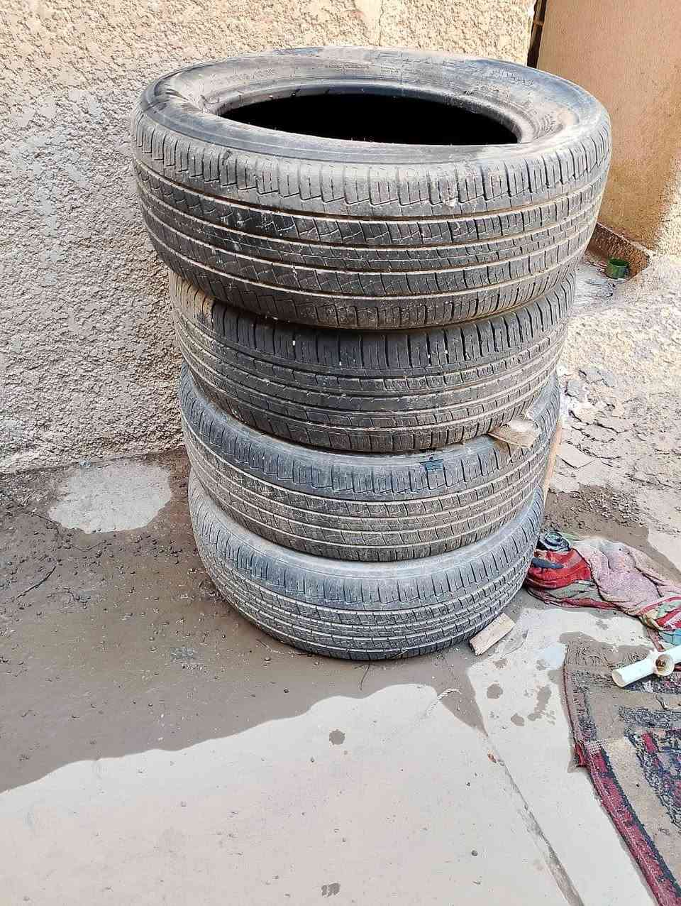 بنيد جارجرمع تخدم تاير قياس ١٨ على ٦٠ ٢٢٥ مستعملات نظيف *********** وات ساب الاثير ***********
