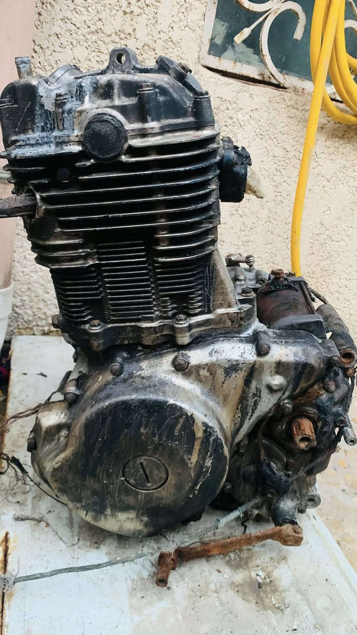 مكينة سزوكي حجم 750 للبيع ممصلح ولا مفتوح سعر 200 الف مكان القطعة بصرة***********
