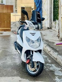 سكنس فحل للبيع دراجه نضيفه ومكينتها ناعمه اوراقها باسمي العنوان بغداد ...