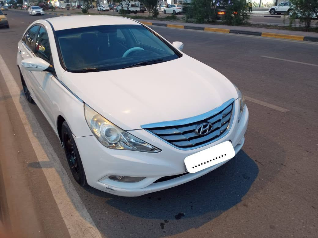 سلام عليكم سوناتا  وارد كوري موديل 14 بنزين أصل دوش 2400 متومه طبق اصل رقم شمالي حساسات خلفيه وامميه كير ومكينه كفاله كشن تبريد خلفي سياره جديده السعر 49 المكان البصرة/ ‏‪***********‬‏
