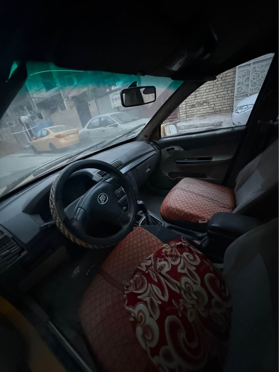 السلام عليكم 
ليفان مكينه كورلا
موديل 2011
كير عادي
معمره السياره بيها مكانات صبغ
رقم بغداد تحويل ثاني يوم مطلوبه هيئه ٢٠٢٥/٢٠٢٦ ينزل من سعر السياره
مكان السياره بغداد الامين 
 السعر 20 ورقه وبيها مجال بسيط
*********** بغداد, العراق
