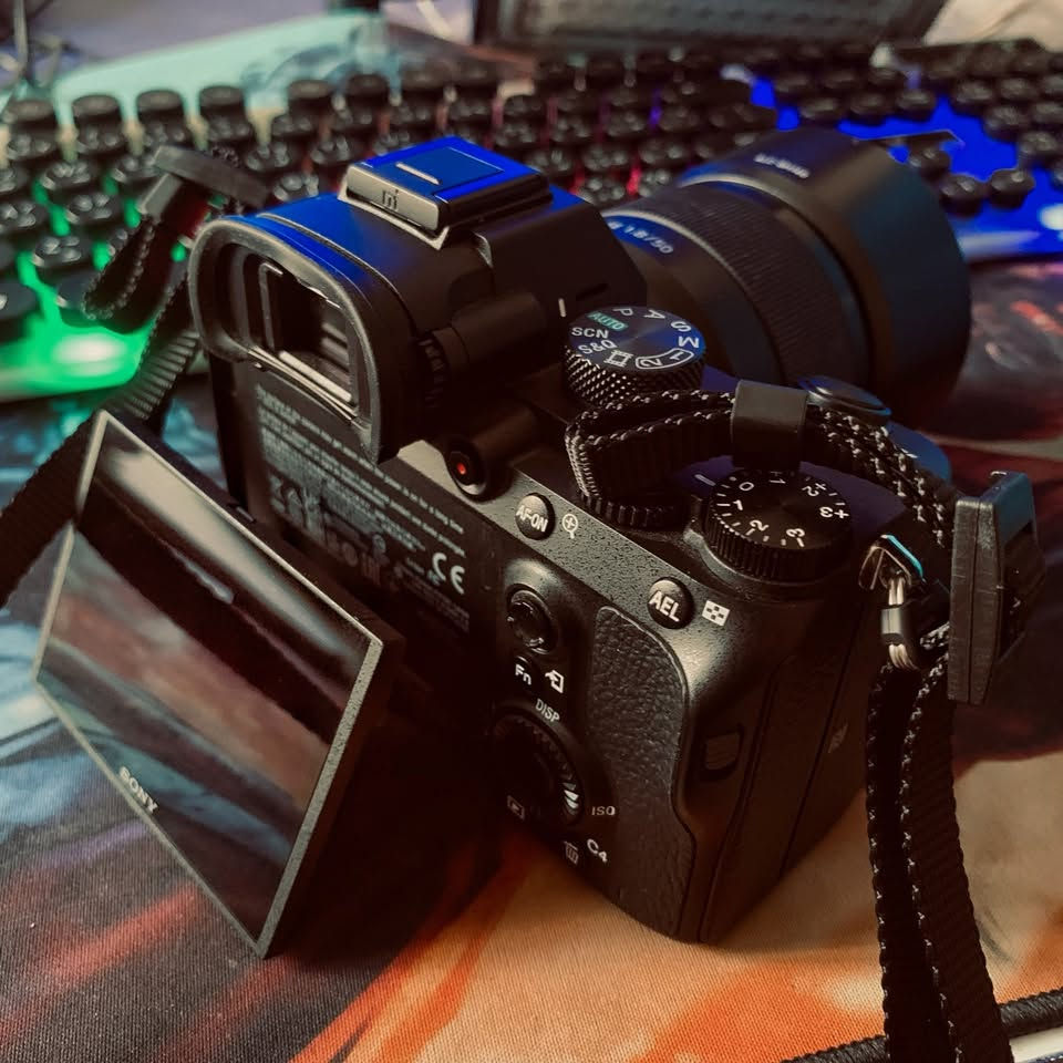 للبيع / SONY A7iii
جديدة استعمال قليل مابيها اي ضرر او عطل وعالفحص
سبب البيع دراسة واحتاجيت 
سعر البدي 1500
سعر العدسة 190 نوع العدسة 50 mm فتحة 1.8
مكاني بغداد توصيل ماعندي لان مادزها ب شركات توصيل يفلشوها بالتوصيل تجي يمي تفحص كلشي وتقتنع يله تاخذها
للتواصل ***********

