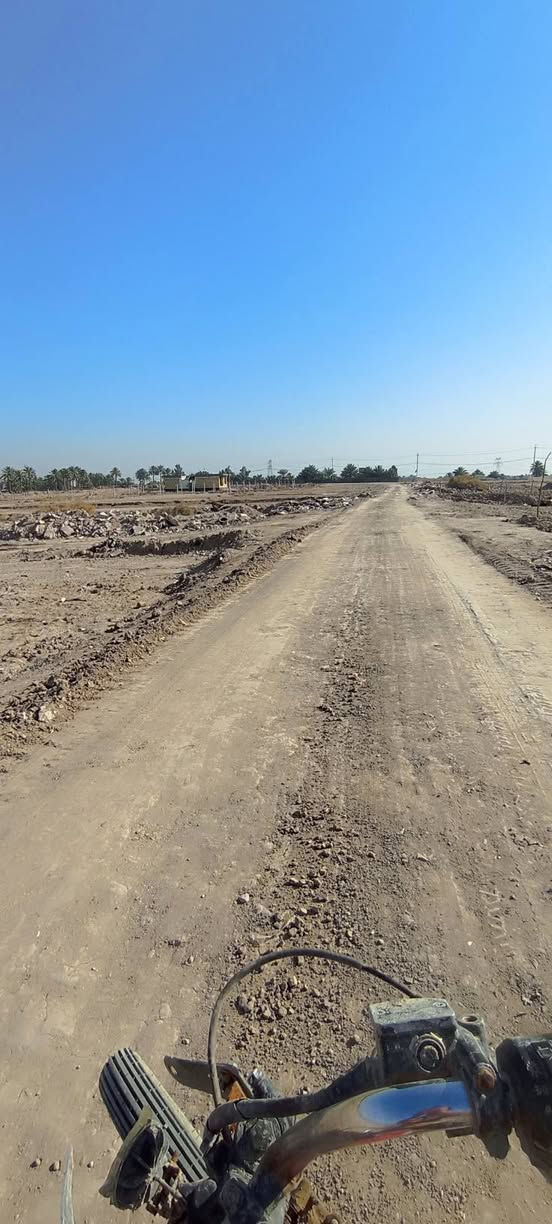 سلام عليكم قطعه ارض للبيع المساحه 200متر العرض 10 اونص والنزال 19خلف جامعه بابل تبعد على الشارع 100متر/***********
