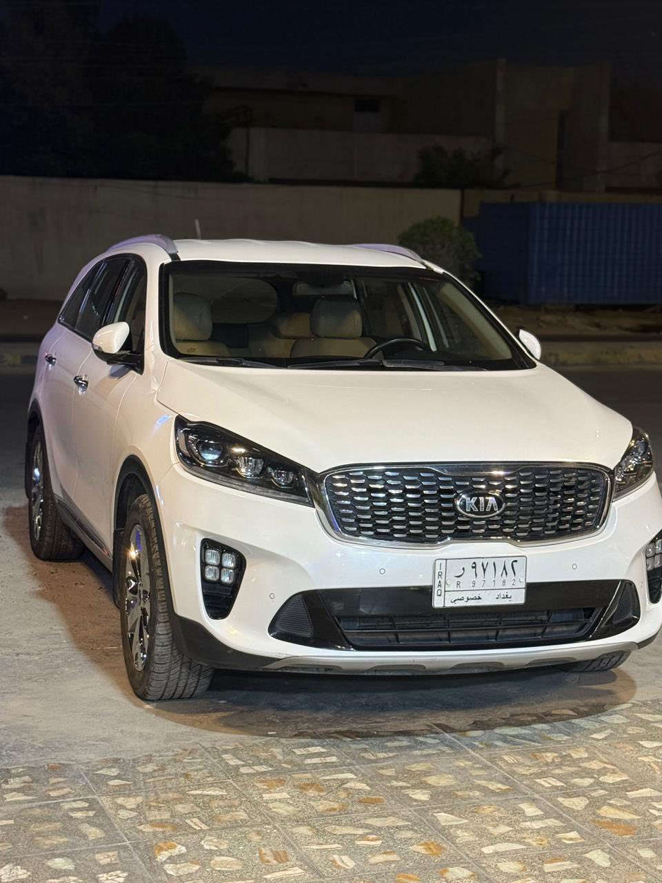 سلام عليكم للبيع سورنتو 2019 خليجي فول عدا الفتحة السيارة ماشي 119 km مكفولة عدة بارد شي بسيط حافة البنيد ول جاملغ الخلفي اقل الشبر السعر 225 مكاني الشعب قرب سوق 400
***********
