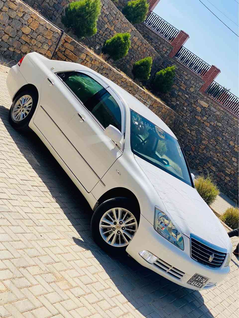 بە ناوی خودا..
شاهینە ..براوە 
٢٠٠٥مۆدێل
١٨٢ گێڕ گەورە
بێ دوکەڵ 
بێ تەقەو رەقە
بێ دەعام
سەقف کەڤەرو حیزامی بەشەرت 
ساردوگەرمی بەشەرت 
کارەبای بەشەرت 
ناوو زەردی رەقەم یەک فۆرمیگی نەشکاوە
تازە داغڵە مەسرەف کراوە حازرە
چوار ویل و تایەی لۆک
بێ دوورەنگی 
شانسی هەمووی بەشەرت 
سیعری خوار بازار 
شوێن هەڵەبجەی شەهید 

*********** واتس ئاپ و ڤایبەری لەسەرە حلبجة, السليمانية
