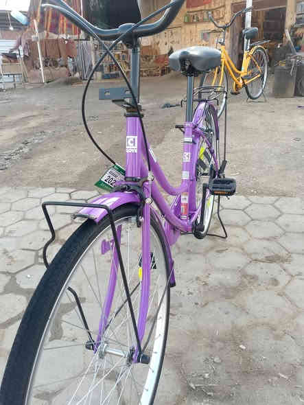 السلام عليكم بايسكل حاوي جديد كلش نضافه 100/100 مديل2022 حجم 26 السعر خاص المكان واسط نعمانيه
رقم***********
