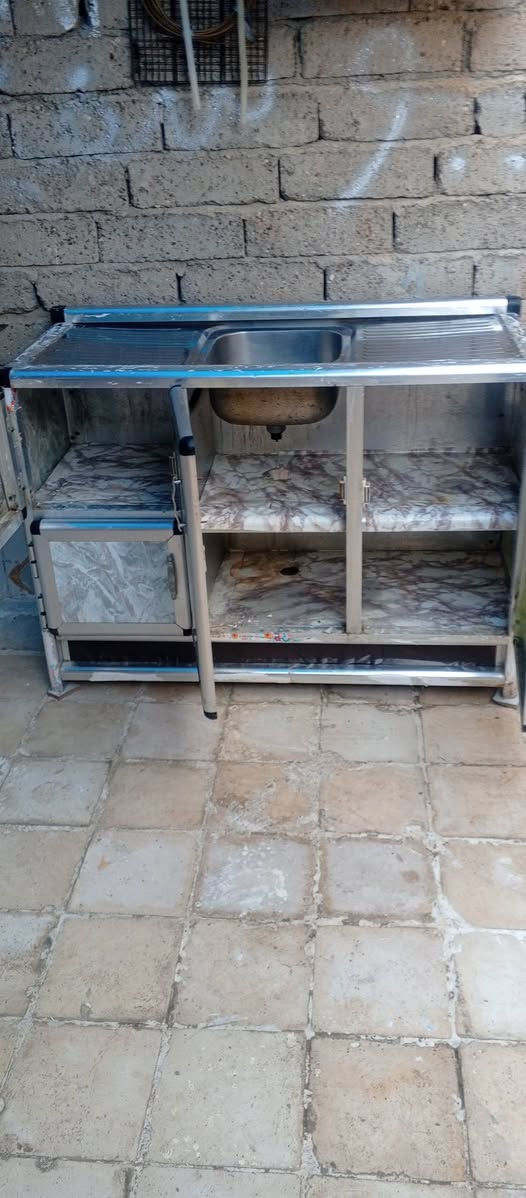 كاونتر سنك وملحق قياس متر ونص سعرة ١٢٠ ثلاجه نضيفة وشغالة ١٢٠سعر *********** عمارة, ميسان
