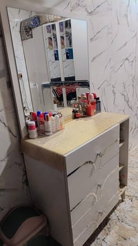 غرفة نوم تركيه نضيفه 5 قطع نضافه 90/ 100  س575 وبيه مجال مكاني بغداد ا...