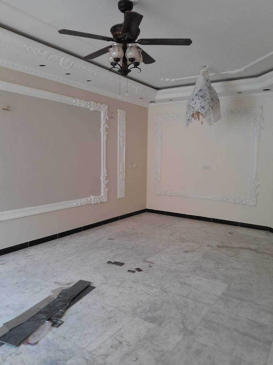 السلام عليكم اخوان خلفة صبغ وطلس وسحب وترميم ومعالجه رطوبة وعوازل اسطح وصبغ وتطعيم واجهات  متفرغ عمل درجة اولى  استلام مهندس  مكاني بغداد بالاعلام ***********
