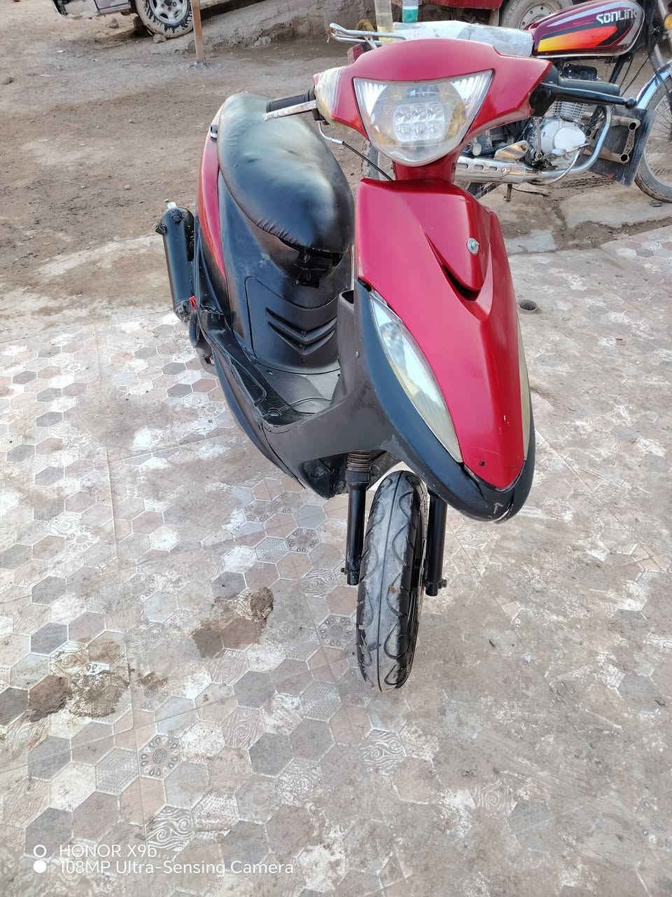 دراجه ماكس عدله للبيع كامله م̷ـــِْن كلشي مابيها نقص
شاصي رياضي صلنصه رياضي. تخم تاير جديد السعر 400وبيها مجال حك الجيه مكاني بعقوبه الرحمه 
يرموك الآۆلْ للتواصل ***********. متواجد واتساب
