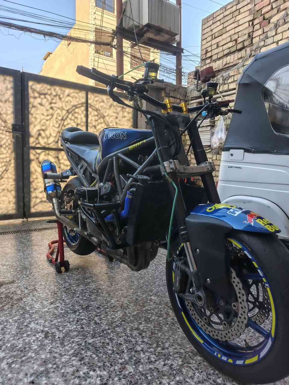 سلام عليكم كاوسكي 2004 636
بيها هاوزن مال 2016
وياله 2016 
صدر امامي 2016
جاملغ امامي 2016 
راديتر 2016
جوينات رياضيه زرك 
بيها شاصي بواري 
دروعه جانبيه 
جاروخه
قاعده 3 فجوج 
بكره 65 
تانكي محور 
ستيرن ريزوما 
يدرات بريك 
يده كلج اصليه 
دهن جديد مي راديتر زيتي جديد زنجيل جديد 
ولدراجه مثل ما موضح بل صور 📷 تجي اذا متلكاها يج شي اطيك كروتك مكان بغداد ***********
