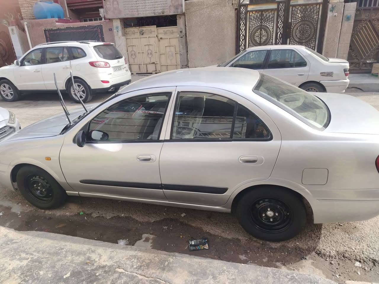 السلام عليكم 
نسيان سني موديل ٢٠٠٤ رقم نجف دولي بسمي مكينة ضفيرة وعقل جدد مال حاوية ١٨٠٠ كير أوتماتيك تبريد شغال ثلاجة سيارة صبغ عام تخم تاير نضيف
سعر ٦٣ ورقة وبيهة مجال للاستفسار ***********
