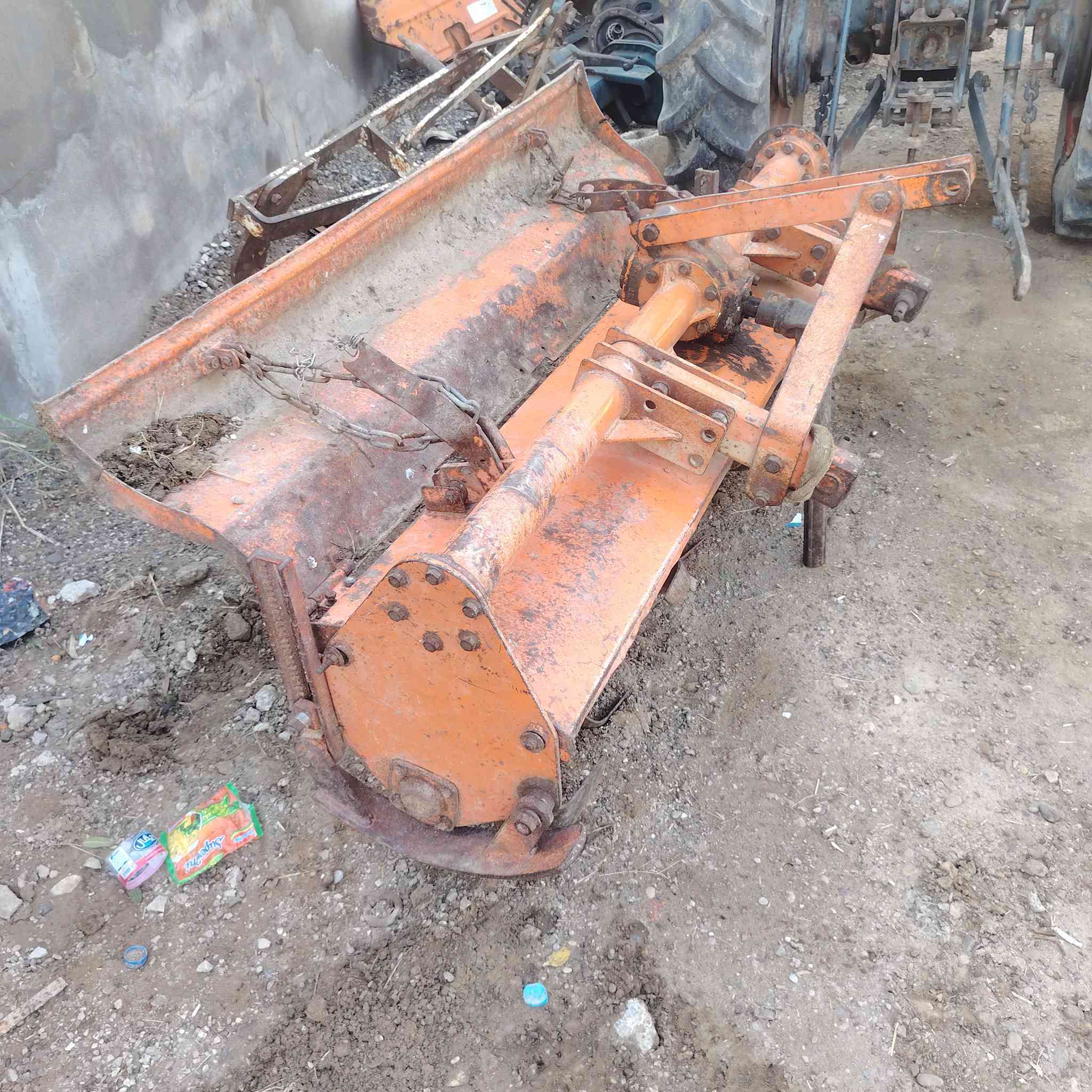 سلام عليكم ورحمة الله وبركاته يوجد للبيع رفاسه مال كابوته ام شيشين المكان ديالى الخالص ***********
