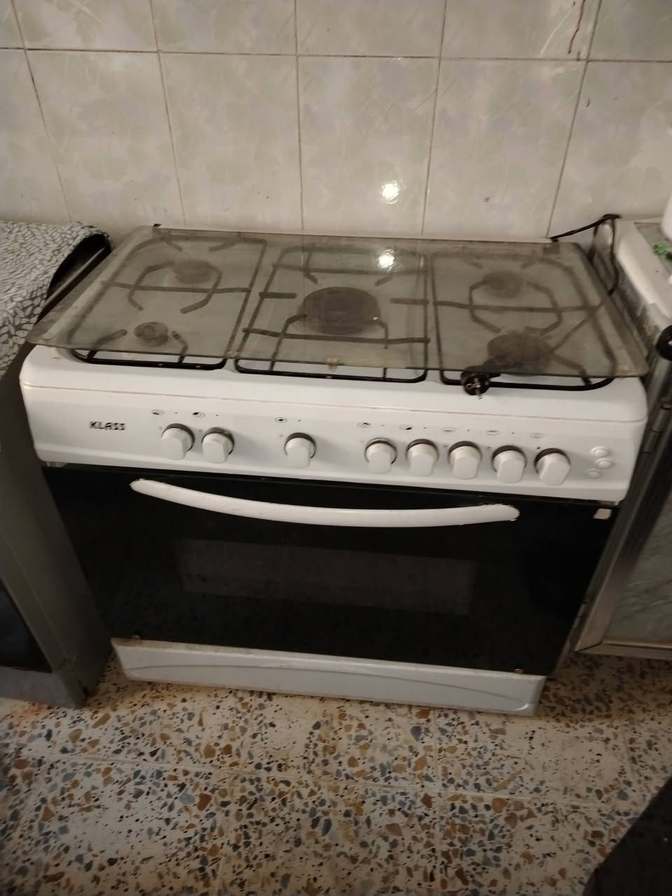 #مكلف بالنشر (كل الاسعار بيهة مجال اتصل) 
السلام عليكم للبيع 
الكاونتر خمس قطع  ٤٥٠ الف
اوفن ٤٠ الف 
 الثلاجة بيظة صغيرة ١٤٥ الف 
الثلاجة الطويلة البيظة ٢٠٠ الف
الثلاجة الستيل ٢٠٠ الف 
براد ٤٠ الف
الطباخ الابيض خمس عيون   ٢٠٠الف 
الطباخ ستيل خمس عيون  ١٥٠ الف 
طباخ اربع عيون ١٢٥ الف 
صوبة الغازية ٣٥ الف
للاستفسار الاتصال *********** ام زياد
