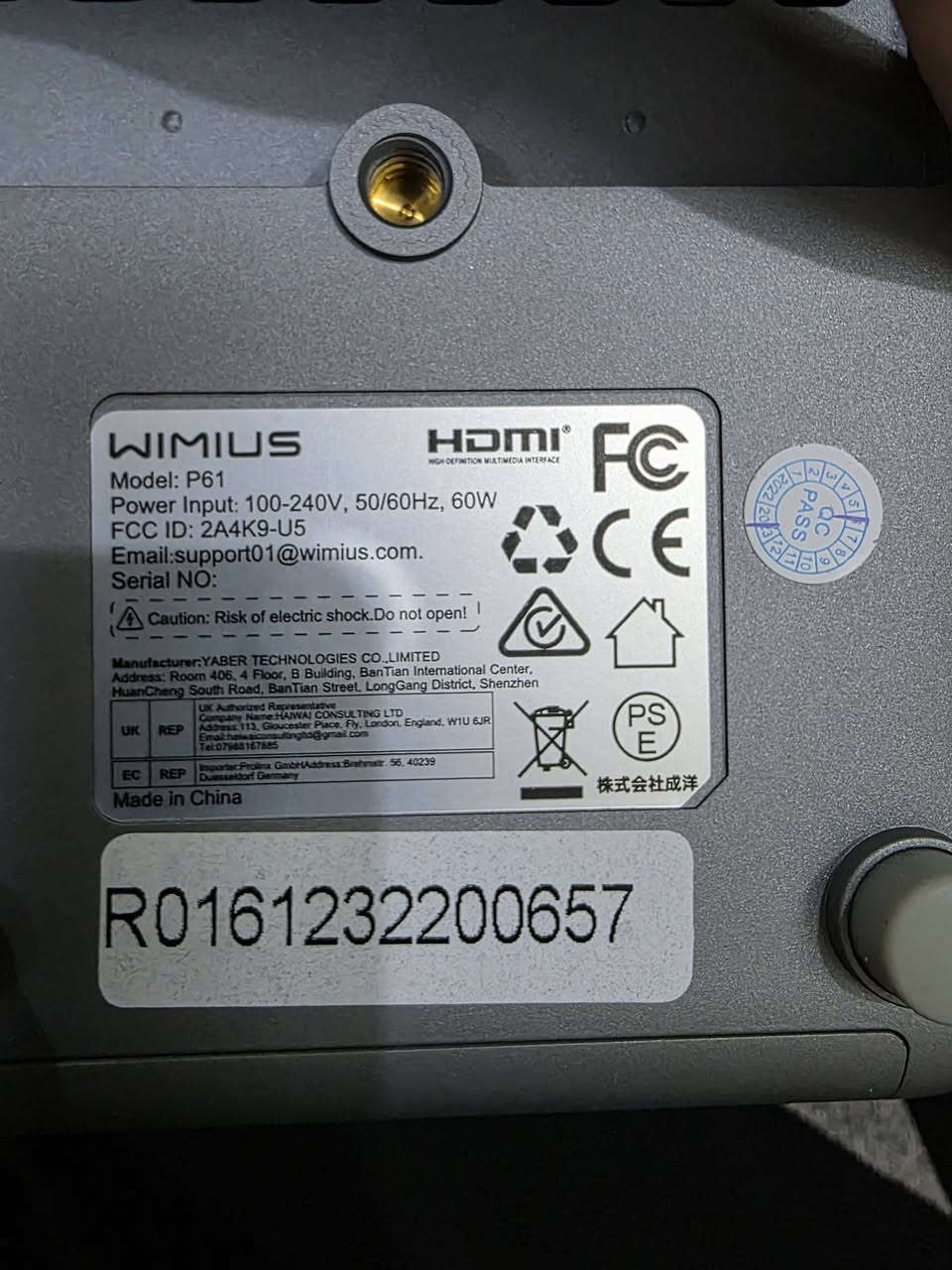 سعر 80 الف
جهاز بروجكتر WiMiUS P61 المحمول - سينما منزلية بدقة عالية وفيديو 5G
أهم المميزات:
تركيز بؤري كهربائي ذكي (Electric Focus): لا داعي للتعديل اليدوي المتعب، بضغطة زر واحدة من الريموت تحصل على صورة صافية تماماً في 3 ثوانٍ.
دقة عرض ممتازة: يدعم دقة Full HD 1080P مع تباين ألوان عالي (15000:1) لتقديم ألوان واقعية وصورة نابضة بالحياة.  
سرعة فائقة: يدعم تقنية WiFi 5G المزدوجة لضمان بث الفيديوهات والألعاب بدون أي تقطيع (Lag).  
اتصال بلوتوث 5.2: يمكنك ربطه بسهولة بسماعات البلوتوث أو الـ AirPods للحصول على تجربة صوتية محيطية.
شاشة عملاقة: يعرض صورة تصل إلى 300 بوصة، مما يجعله مثالياً للمجالس الكبيرة أو التخييم الخارجي.  
صوت سينمائي: يحتوي على سماعات داخلية مزدوجة بقوة 6 واط مع نظام SRS لصوت نقي وباس عميق.


**إذا كنت صاحب هذا الإعلان وتريد حذفه لأي سبب، رجاءا أرسل رسالة إلى الدعم الفني**