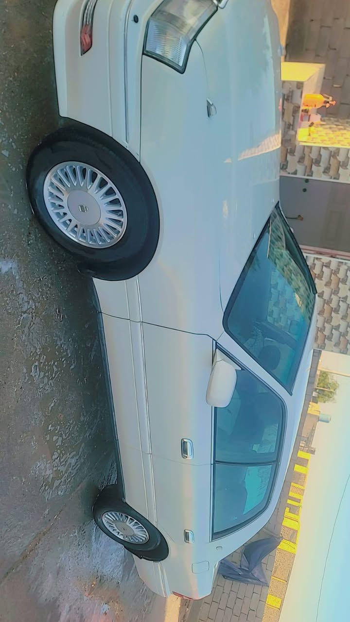 السلام عليكم ...
راس الثور فلات للبيع 

كفاله عامه من الكص والنقل والضربه 

رقم انكليزي وسنويه ل سنه 2030 بأسمي تحويل مباشر ثاني يوم . 

تبريد ثلج كهربائيات كله شغاله  .. حداديه ٩٥٪ 

سياره نضيفه وجاهزه ماتخسر عليها الف دينار . 

السعر 96 ورقه وبيه مجال للشراي . مكاني ذي قار الشطره . 

*********** اتصل وتدلل .
