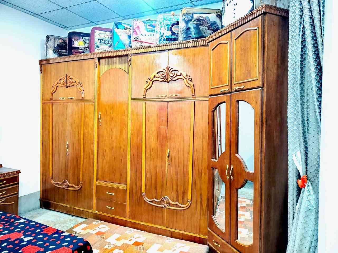 سلام عليكم غرفه خشاب للبيع مستعملة السعر 6500 وبيها مجال بسيط عنوان الوصل حي رافدين رقم الهاتف ***********
