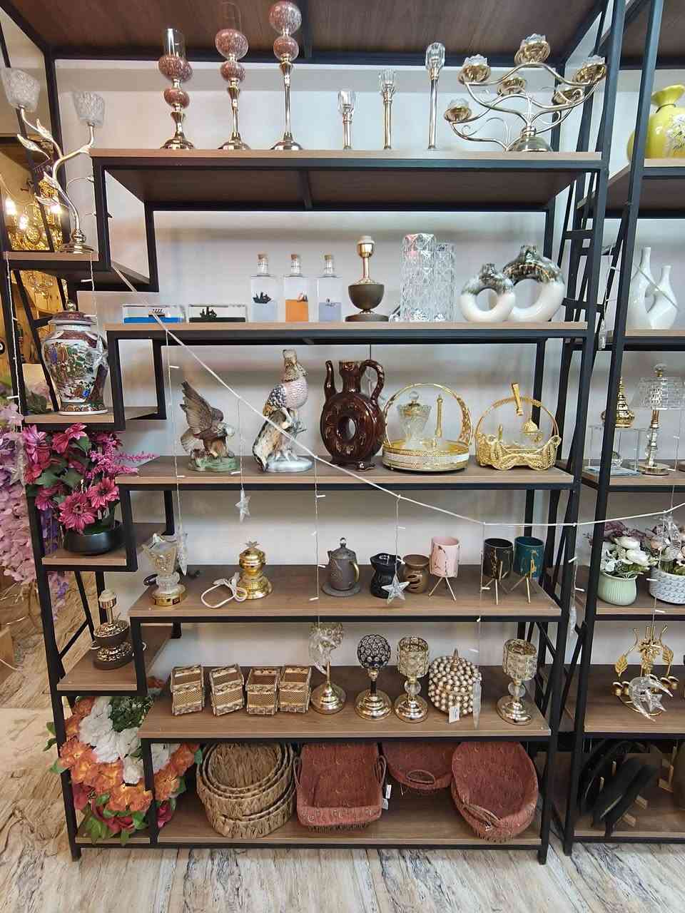#اعلان
وصول وجبة كبيرة من التحفيات والهدايا واللوحات والساعات الى معرض كرستال
باسعار رمزية ومناسبة جدا 
#العنوان 
قرب فلكة الدور واصباغ بتك والمعرض الاوربي


**إذا كنت صاحب هذا الإعلان وتريد حذفه لأي سبب، رجاءا أرسل رسالة إلى الدعم الفني**