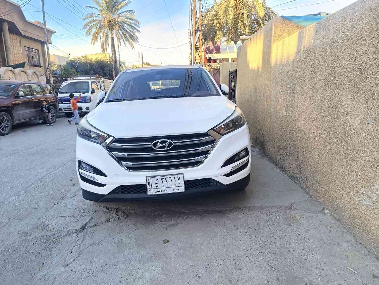 السلام عليكم 
هيونداي توسان 2018 خليجي 
مكفولة من الحادث والصبغ 
داخل جلد احمر 
تبريد قطعتين 
تحكم ستيرن 
اشاير مري حساس خلفي 
كاميرا 
مكان السيارة بغداد الدورة
السعر 182 وبيها مجال بسيط 
للاستفسار 
***********
