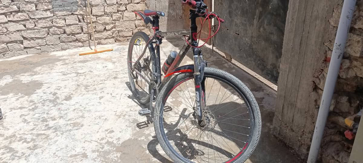 سلام عليكم بايسكل البيع مكاني الخمسه كيلو بايسكل صالي يومين من شديته 150وبيه مجال الطيبين رقم الهاتف ***********
