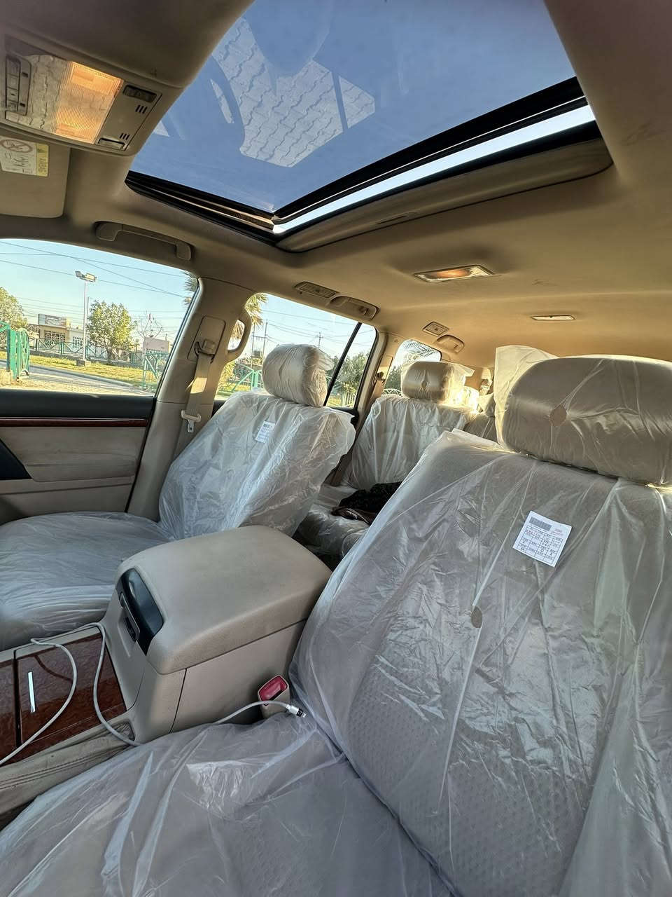 لاندكروز 2014 GX.R  مكفولة عدا الدعامية
محرك 6 سلندر ماشية 195السياره اصل بريم 

سياره فول                    

المواصفات

فتحه

مري شفط

مري قلاب

كامره خلفية

حساسات

بلوتوث

ثلاجة

ايكو

لد نهاري

تحكم استيرن

منظومة زنون

كشن  السائق كهربائي ٣ دكم

تشغيل عن بعد 

تقفيل جام

اشاير ترحيب

تخم تاير 

8 ايرباكات

ثلاث قطع تبريد

دوسات ليزريه 

زراكات لايت

📍المكان بغداد الكاظميه  

السعر375$

الستفسار ***********
