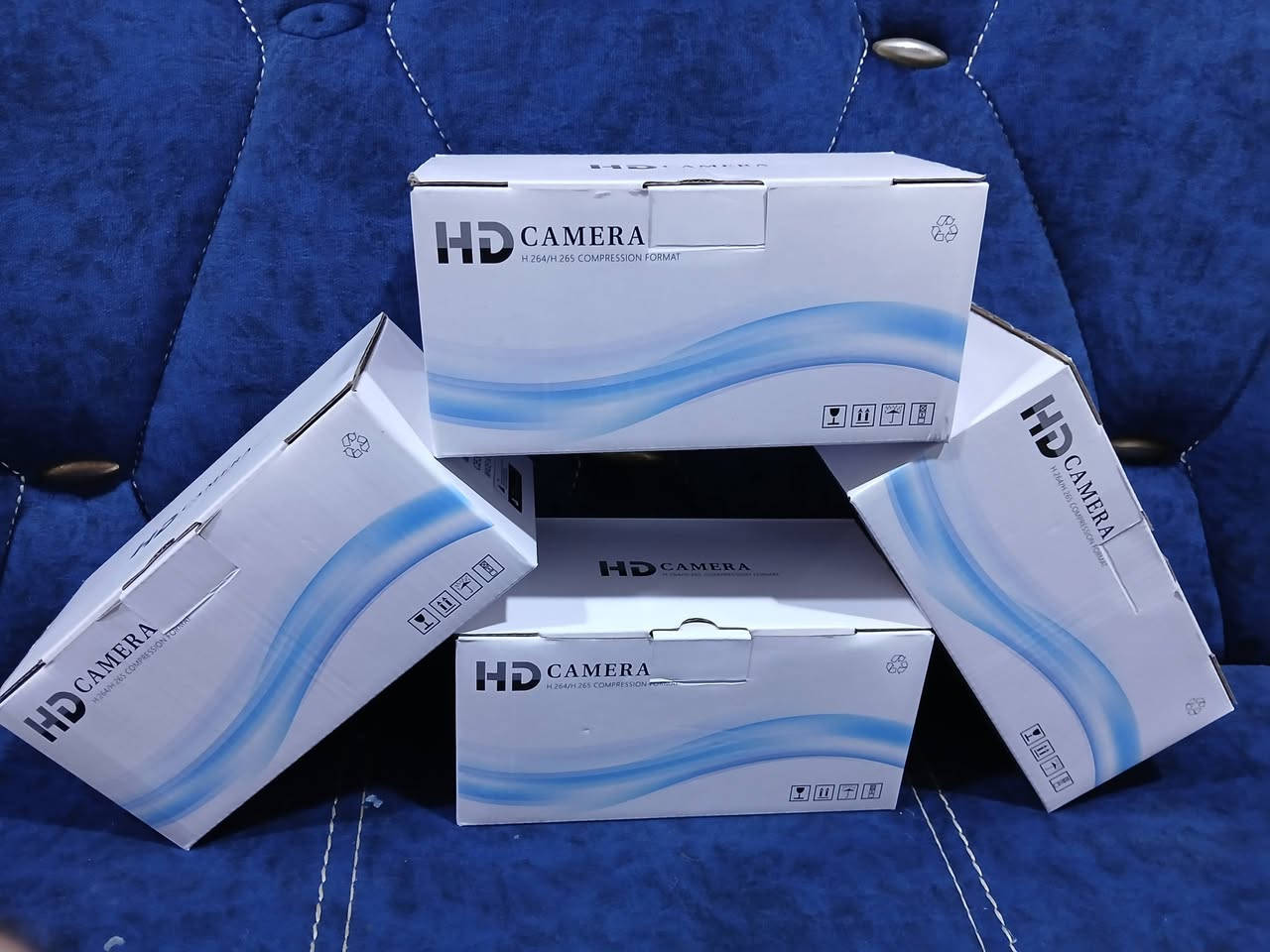 شباب اربع قطع كامره طلعلي بهذا الشكل 
جديدات الي يفيدنه ينطي سعره وبالعافيه


**إذا كنت صاحب هذا الإعلان وتريد حذفه لأي سبب، رجاءا أرسل رسالة إلى الدعم الفني**