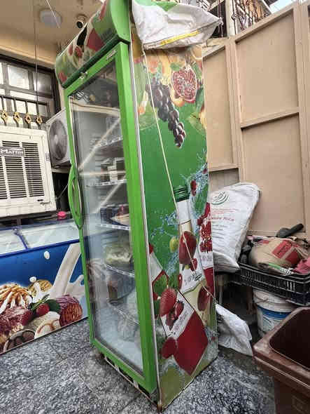 سلام عليكم عارضه ومجمده للبيع
سعر العارضه ١٧٥ قفل بسبب الكسر الموضوح بالصوره الي هيه القطعه البلاستيكيه الفوك
وسعر المجمده ٢٠٠ الف قفل
بغداد الغزاليه
***********
ثنينهن شغلات وعلى الفحص واي اشكال بيهن يرجعن
