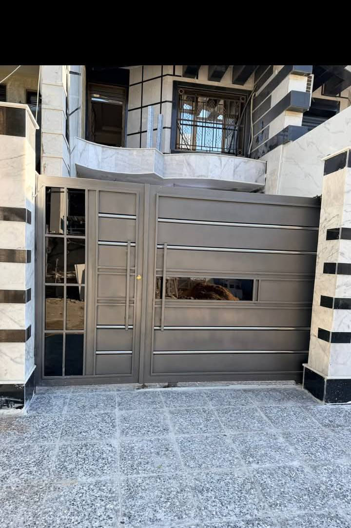 السلام عليكم متابعينا الكرام❤️ يقدم لكم معمل حدادة الكردي جزء من أعمالنا الديكورات الجديده واختلافه بكافة الأعمال والابواب الخارجيه والداخليه+مضلات كي سبان+ سقايف جينكو+ابواب سلايت+أعمال الحداده إنشاء الله ينال اعجابكم///التواصل ***********
