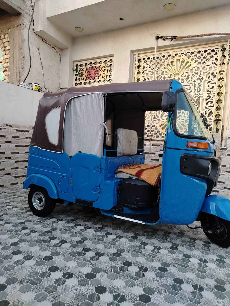 سلام عليكم تكتك البيع مديل ٢٣ وراق بس
مكان البطحاء رقم ***********
