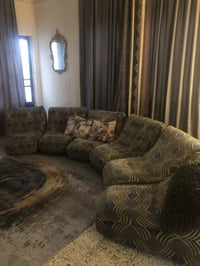 جلسه عربيه للبيع بسعر 100 نظيف جدا اي ضرر مابي العنوان الكسره قرب بانز...