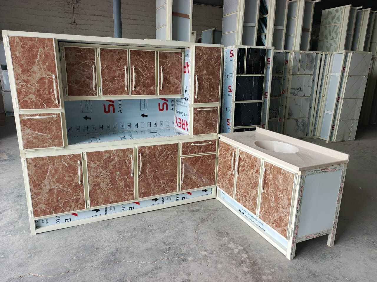 كاونتر مترين. أرضي. مترين. ملحق .  مع سنك مرمر متر و 20 سم. 

سقف الارضي ع طوله مقوى بالخشب. ☝️☝️☝️

توصيل مجاني   بغداد.

فلوجه  خالديه صقلاويه عامريه  كرمه. توصيل.  رمادي15

كربلاء نجف ديوانيه. بابل. توصيل 10

توصيل ديالى 
بعقوبة خالص 25
واسط  25
الموفقيه الحي شيخ سعد،50

بلد روز مقدادية  خانقين  شهربان ابو صيدة  35

صلاح الدين 
بلد // يثرب// اسحاقي//  سامرة  //تكريت 25

علم // 35.   بيجي 50
  
توصيل ناصريه ميسان سماوه بصره 35 بغداد, العراق


**إذا كنت صاحب هذا الإعلان وتريد حذفه لأي سبب، رجاءا أرسل رسالة إلى الدعم الفني**