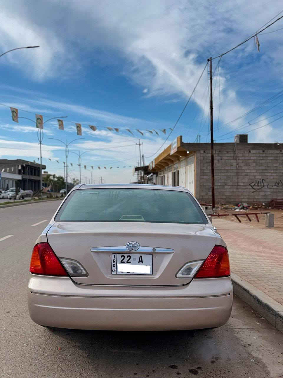 السلام عليكم للبيع افلون 2001
خليجي رقم أربيل بأسمي تحويل مباشر 
مكينة وكير وصدر وتبريد تخم تاير كلة كفالة 
بدون اي ضربة مصبوغة جمالية 
السعر 75 وبيها مجال بسيط 
المكان صلاح الدين الضلوعية 
***********
الشراي يتصل غير متواجد علنت
