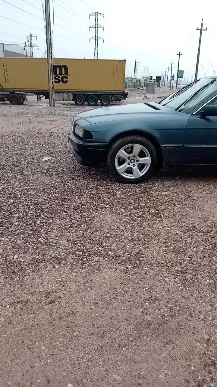 السلام عليكم 
خفاش 740 اصل  8 سلندر 
رقم مثنئ ما واصل راعيها 
كير محرك خير من الله.  
سعر 35 وبيها مجال. 
مكاني البصرة.    
اتكفل سرقه وعشائر.  وغرمات.


**إذا كنت صاحب هذا الإعلان وتريد حذفه لأي سبب، رجاءا أرسل رسالة إلى الدعم الفني**