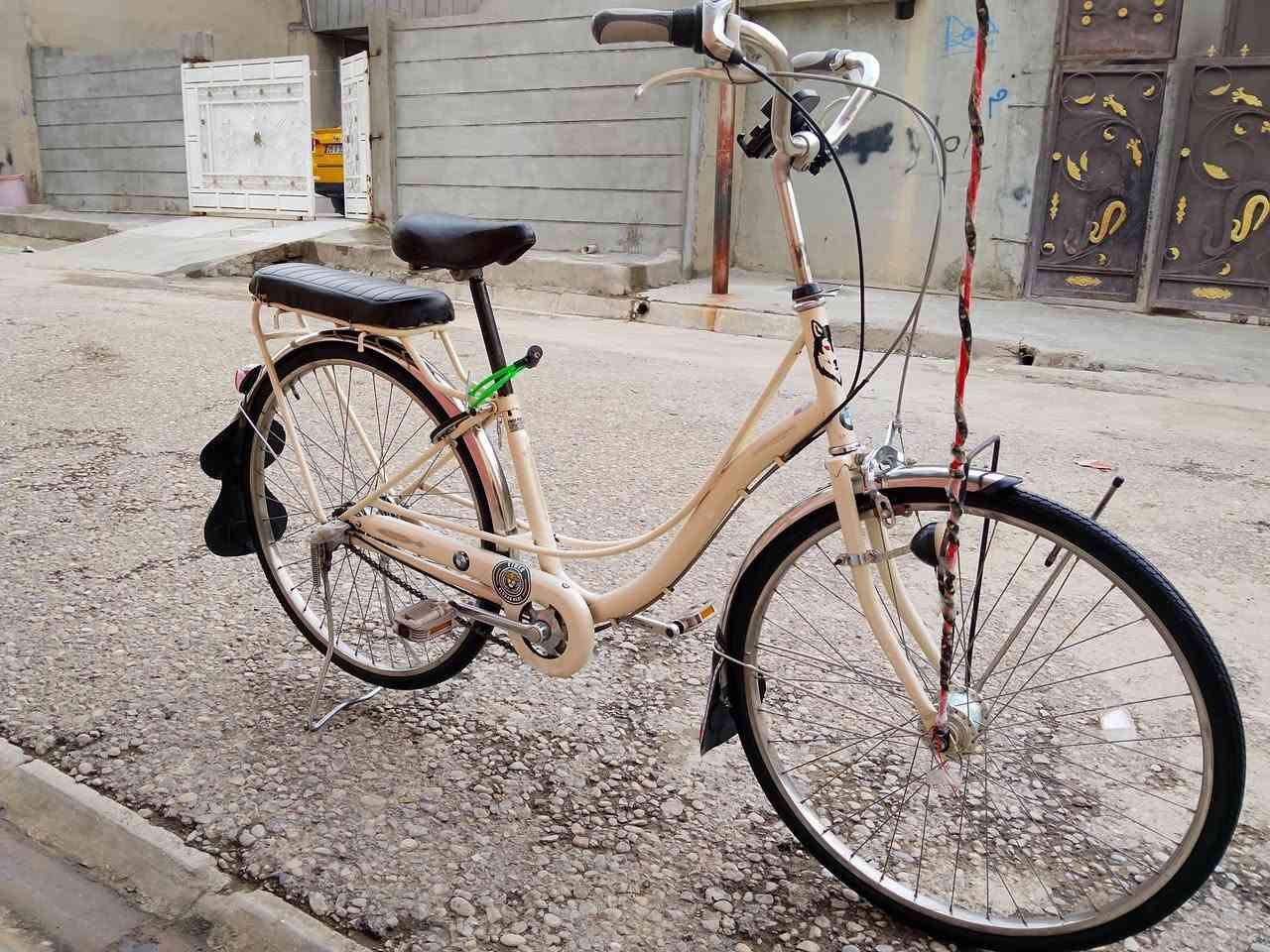 السلام عليكم بايسكل ياباني اصلي للبيع مال باله والكدام حساس والوراء تبديلات ثلاث تبديلات خفيف ثقيل وسط  بايسكل نظيف 100/100 مكاني كركوك عمل الشعبي  رقم ***********
