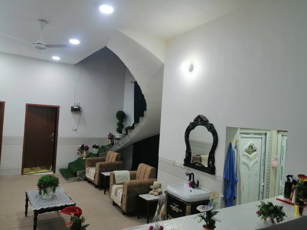 بيت للبيع ركن 273 متر حي شرطه صوب الكبير مراجعه مكتب الخضر للعقارات ***********
