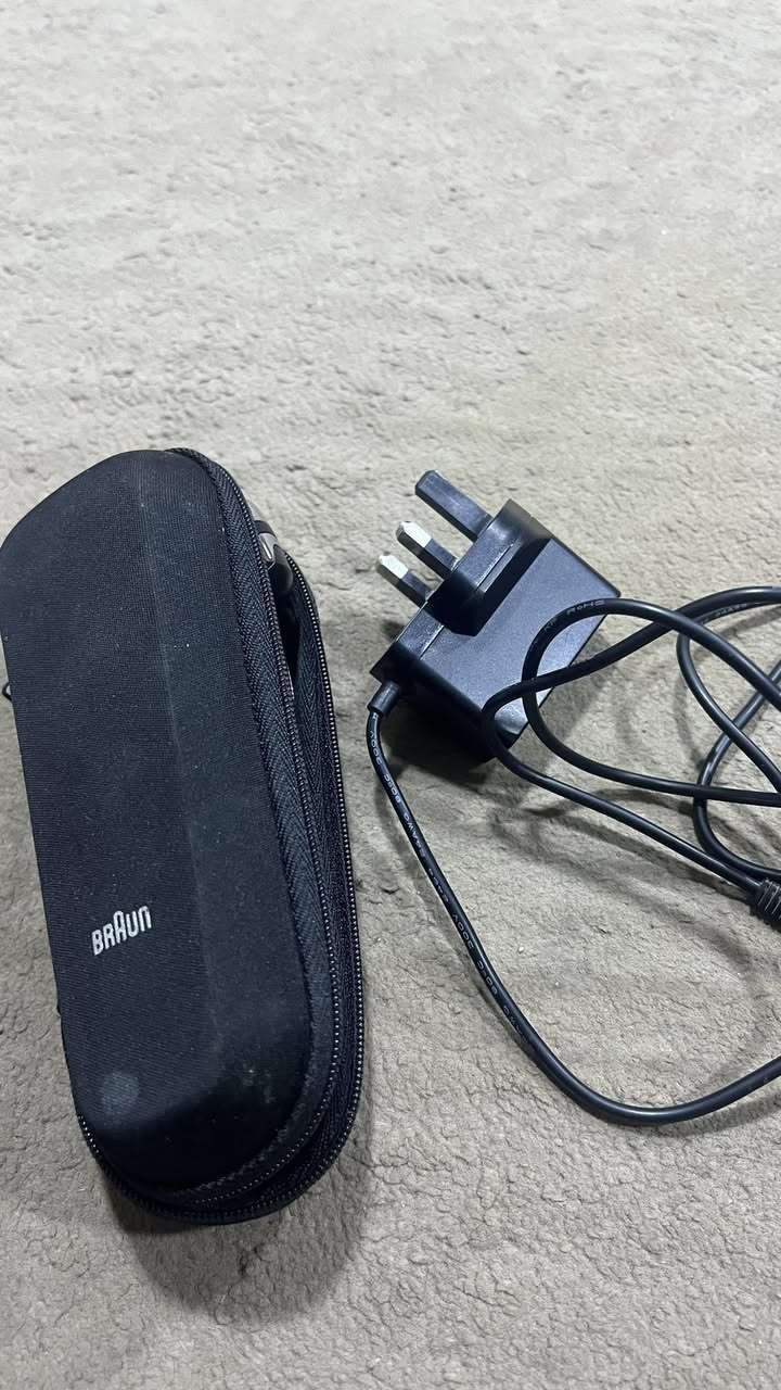 السلام عليكم وال امريكي اصلي  جديد غير مستخدم   السعر 65  العنوان بغداد
وبراون سيريس 9 جدا جدا نظيفه استخدام قليل 

السعر 110  الف  مع جنطه ولشاحن ؟


**إذا كنت صاحب هذا الإعلان وتريد حذفه لأي سبب، رجاءا أرسل رسالة إلى الدعم الفني**