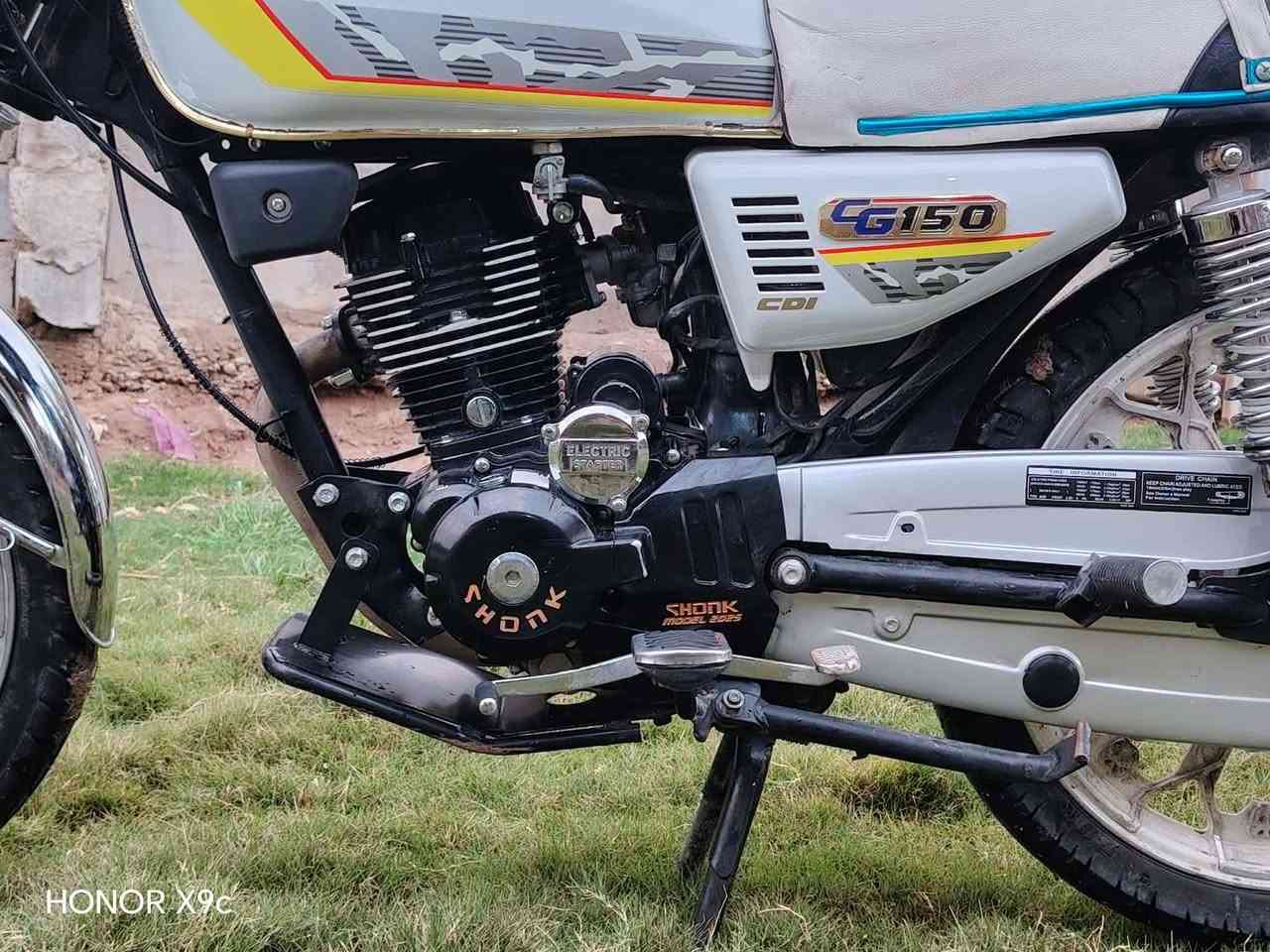 سلام عليكم دراجه سولنك للبيع موديل ٢٥ /٥ كير نضافه فول برك امامي دبل دسك تزويد نكره سلف جيب فيتر وياك وافحص دشبول شاشه كهربائيات كله شغال نقصهاا دبل اشاره خلفي مكاني المحموديه السعر خاص *********** ب واتساب
