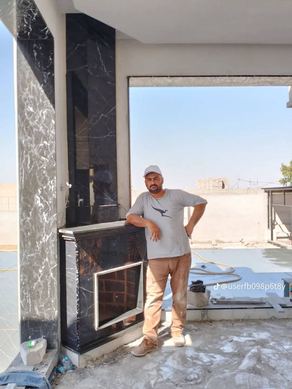 السلام عليكم شغلي سيراميك ارضيات جدران متفرغ حالياً اني من موصل اشتغل خارج وداخل ***********/***********/أبو عبدالله
