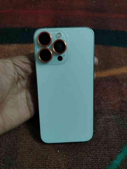 سلام عليكم ايفون للبيع 13 برو فقط الجهاز وتر برو اني فاتحه بيدي ذاكره 256 بطاريه 84 بلادي نموذج N الجهاز نضيف سعر 530 وبي مجال بسيط العنوان بغداد رقم ***********
