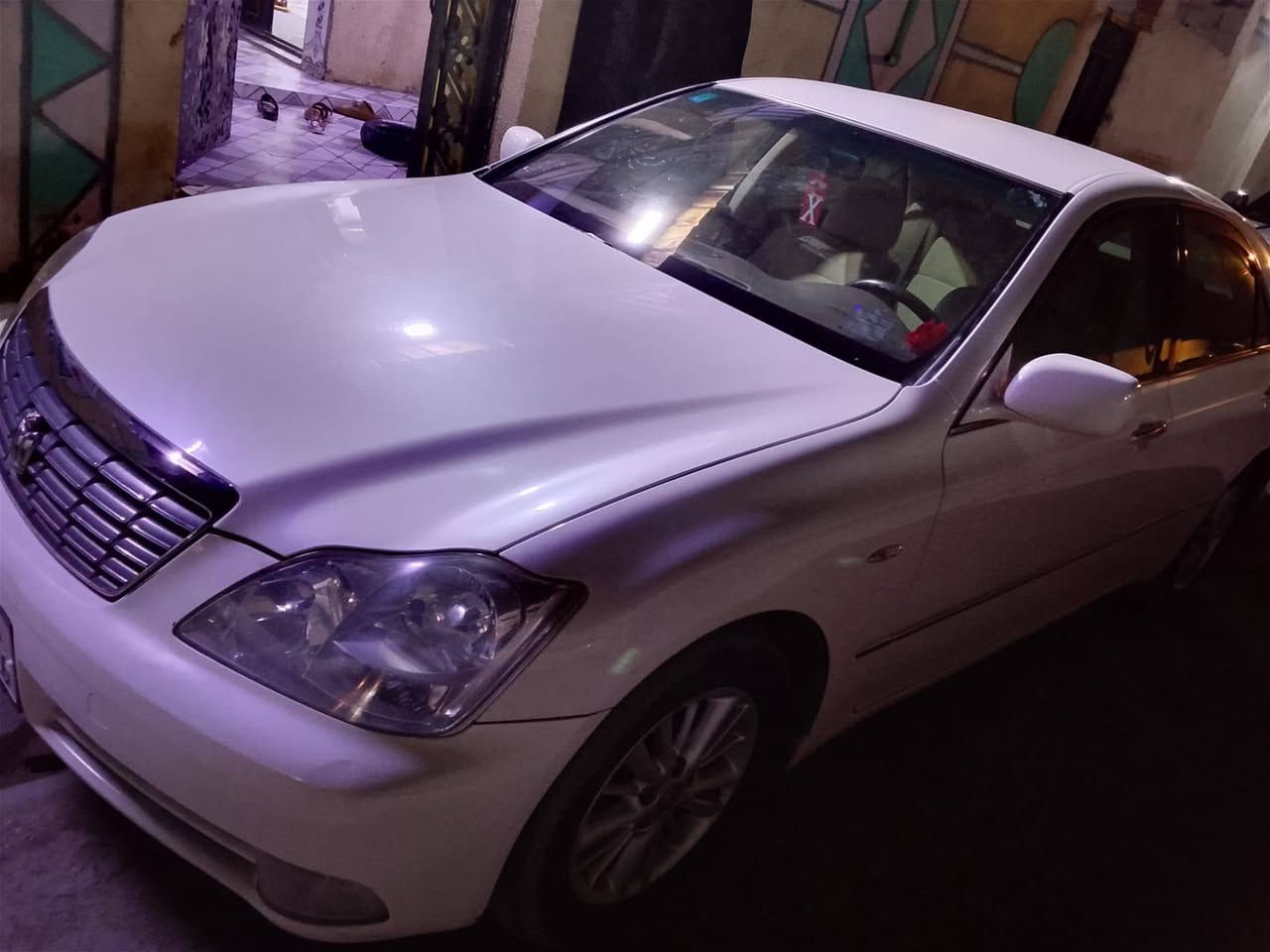 السلام عليكم شاهينة كراون موديل 2006 سيارة مال مزاد كمركي  جديدة بمعنة الكلمة شاصي 180 مكفول محرك كير حدادية ضربة
بيهة صبغ في اليابان كلش قليل  السيارة   جديدة كلش بيهه اشاير ترحيب وبصمه رصاصي  ماشية 147 العنوان بصرة بل ونبي مقابيل جامع سهلاني ***********          السعر١٥٥ ورقه وبيهة مجال البصرة, العراق
