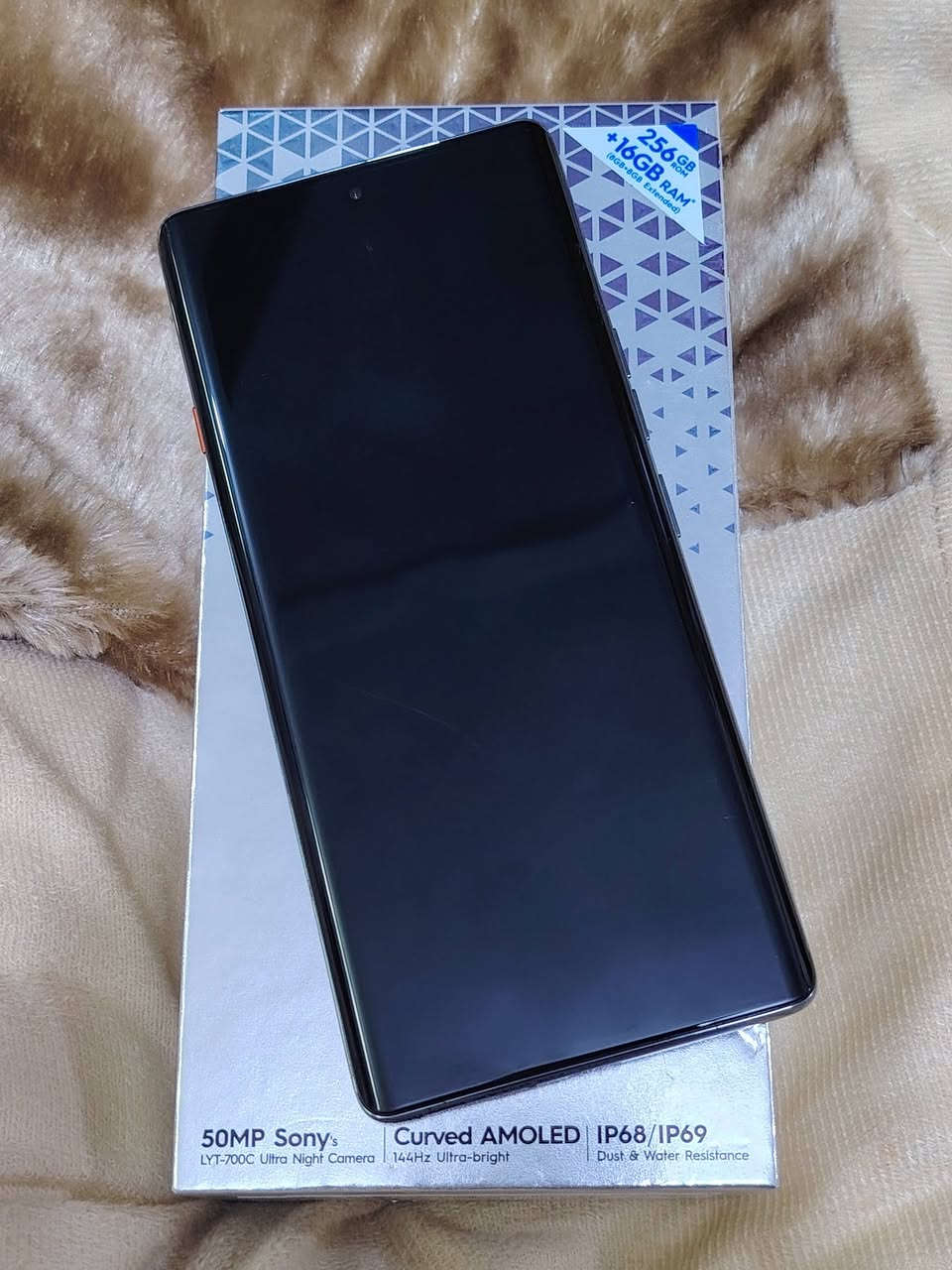 السلام عليكم 
تكنو كامون 40 برو 5G

الذاكرة 256 - 8+8=16
وشاشة AMOLED بحجم 6.78 بوصة وتردد 144Hz، ومعالج قوي MediaTek Dimensity 7300، 

بالإضافة إلى كاميرا خلفية أساسية بدقة 50MP
مع تثبيت بصري (OIS)،

وبطارية 5200mAh تدعم الشحن السريع 45 واط،

استخدام بيت قليل الجهاز نضيف
السعر 350

النجف . شارع المدينة


**إذا كنت صاحب هذا الإعلان وتريد حذفه لأي سبب، رجاءا أرسل رسالة إلى الدعم الفني**