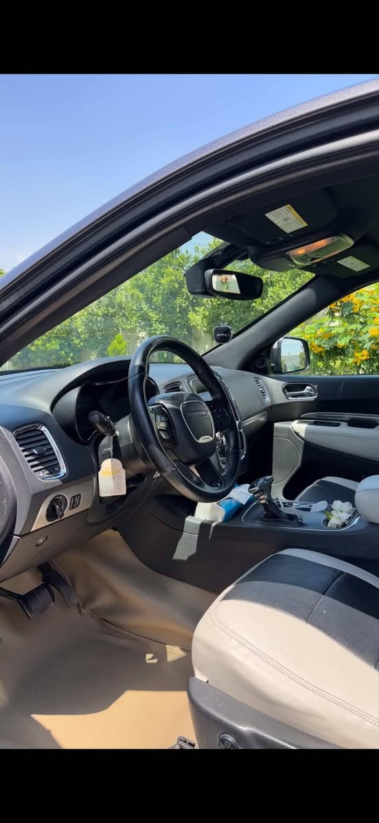 سياره Durango موديل 18
حادث قبق جنطه
موصفات sxt الموصفات 
السعر :20,000 الف
العنوان /بغداد
الاتصال : ***********
