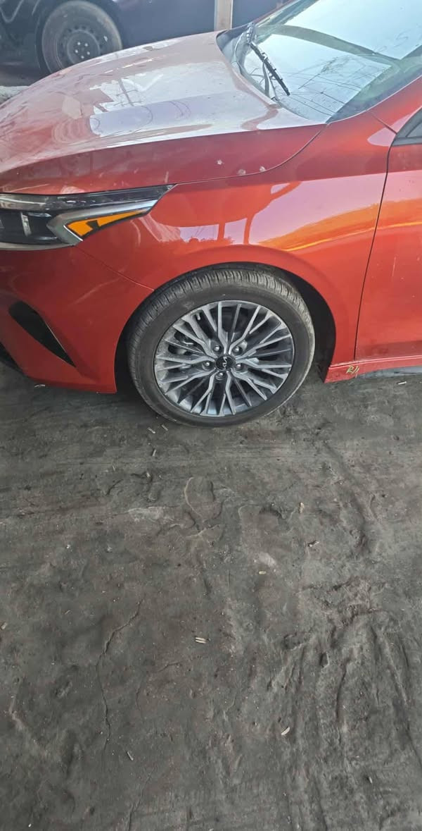 سلام عليكم 
فورتي جتي لاين موديل 2023
مواصفات معروفه شنو 
ماشيه 5 تالاف 
الحادث كدامكم رقم بغداد 
سياره جديده معنى كلمه 
شراي يتصل لو يدخل خاص 
***********
السعر 180 وبيها مجال بسيط 
اخوان رجائا كلشي موجود بسوك مفلشات ١٦٠ ورقه 
سيارتي جديده
